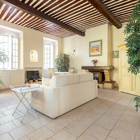 Charming Port View Studio: Steps from Palais, Cannes Exterior photo